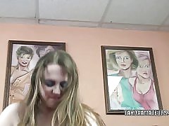 Pullea milf alexsis sweet otsatukka hänen ass kanssa lelu